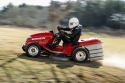 Honda bat un record de vitesse en tondeuse