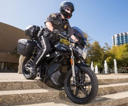 Les polices du monde passent à l'électrique - crédit photo : Zero Motorcycles