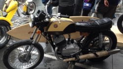 Moto custom du surfeur au Custom Bike show de Belfast