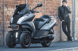 L'airbag Dainese sur le Peugeot Metropolis - Crédit photo : Peugeot Scooters