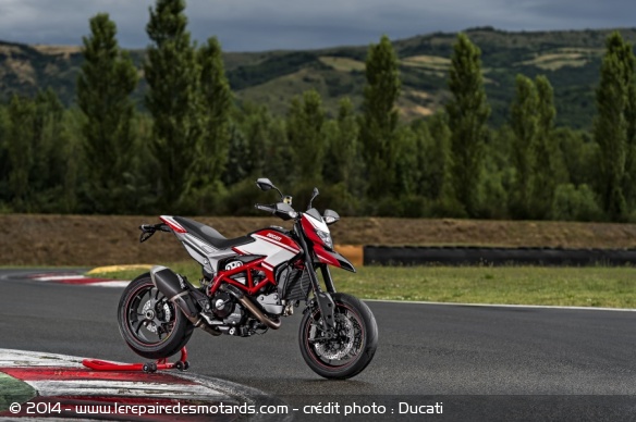 Nouvelle livrée pour l'hypermotard SP