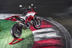 Nouvelle livrée pour l'hypermotard SP