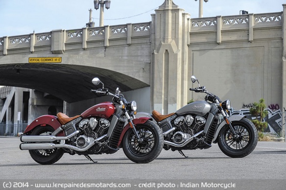 Indian Scout en rouge et gris