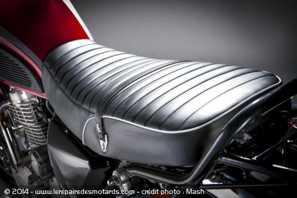 La Mash est doté d'une selle biplace