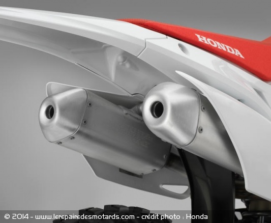 L'échappement a été modifié sur les deux CRF 2015