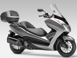 Scooter Honda Forza 300 Pack City