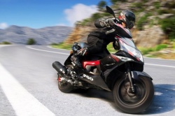 Scooter PGO G-Max 125