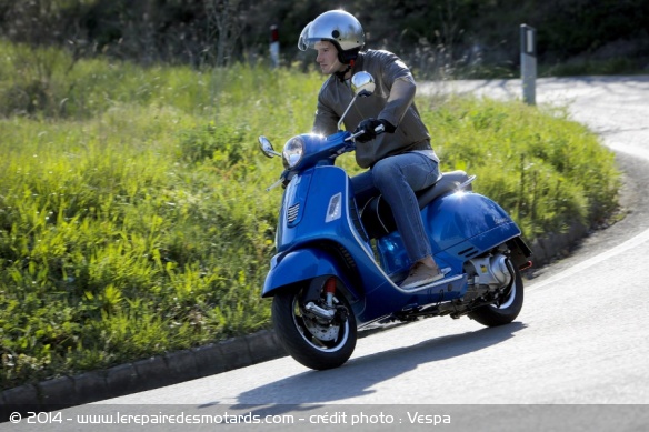 Scooter Vespa GTS Super 125 et 300