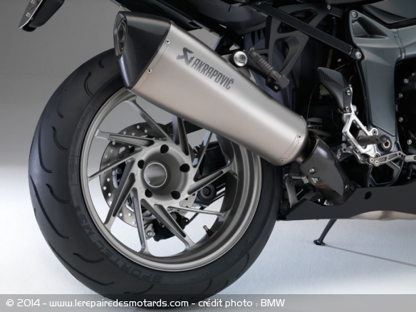 Akrapovic équipe cette série spéciale BMW