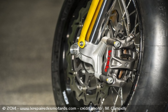 Le freinage est assuré par Brembo
