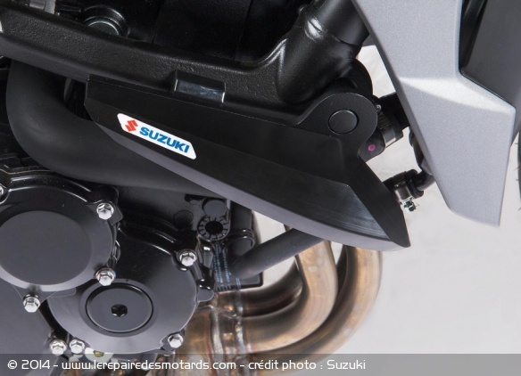 Suzuki GSR 750 Boss