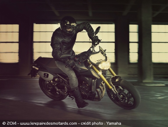 Yamaha MT-09 Street Tracker