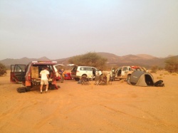 Le bivouac de l'équipe d'organisation lors des reconnaissances - crédit photo : NPO