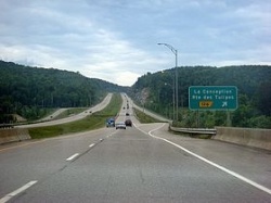 route 175 traversant le parc des Laurentides