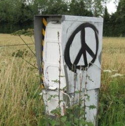 Le vandalisme des radars en message de paix (source : Ouest France)