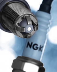NGK souffle ses 500 millions de bougies - crédit photo : NGK Spark Plugs SAS