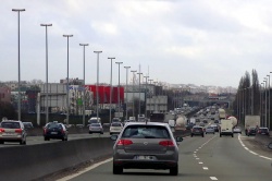 Une voie réservée aux bus et taxi sur l'A1