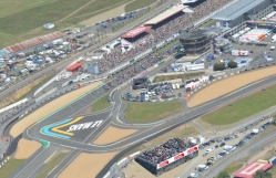 Le GP de France se pare d'une nouvelle tribune aux S Bleus