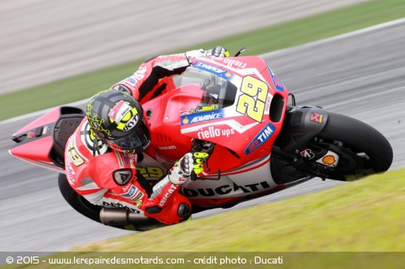 Iannone signe le 3ème temps des essais de Sepang