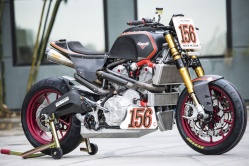 Pike's Peak : Victory dévoile sa moto