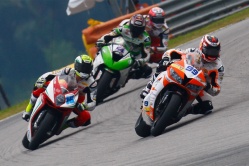 Cluzel, Sofuoglu et Jacobsen luttent pour le titre Supersport - Crédit Photo : DWO