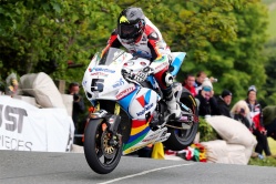 Tourist Trophy : Anstey s'impose en Superbike - crédit photo : IOMTT