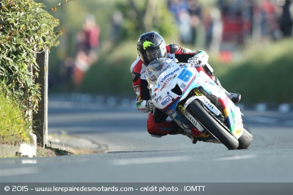 Vainqueur en Superbike, Anstey prend la 2ème place du Supersport - crédit photo : IOMTT