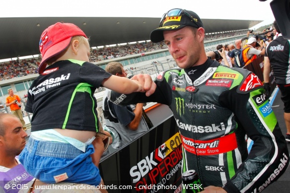 WSBK : l'émotion sur le visage de Rea Champion du Monde