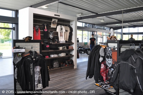 On retrouve également un espace dédié aux équipements et accessoires