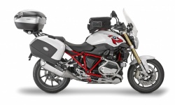Givi transforme la BMW R1200R en grande routière