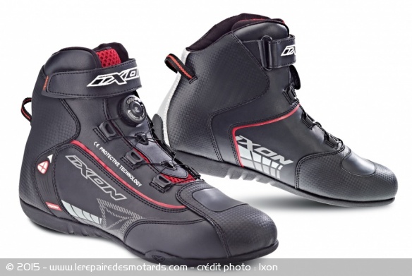 Baskets Ixon Soldier en noir et rouge Baskets Ixon Soldier en noir et rouge
