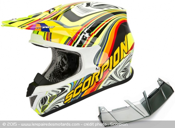 Une rallonge de visière est fournie avec le casque Une rallonge de visière est fournie avec le casque