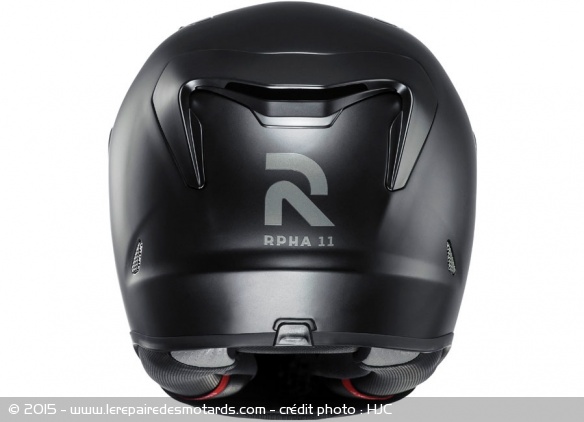 Le design général reste proche du Rpha 10 mais le casque évolue sur le plan technique Le design général reste proche du Rpha 10 mais le casque évolue sur le plan technique