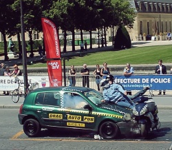 Crash-tests Place Vauban Voiture et deux-roues