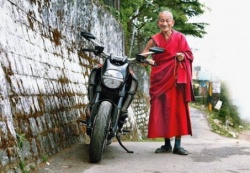 Ducati en Inde (c) DR