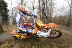 Enduro E3 : la pression sur Phillips - crédit photo : Future7Media