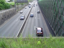 Un faux accident de moto pour voler une auto sur l'A86