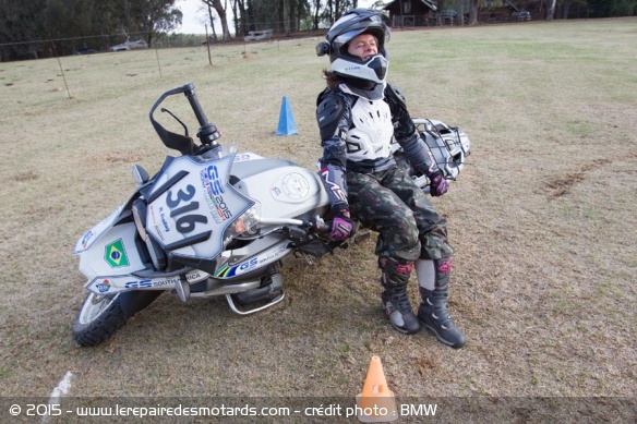 Savoir redresser sa moto, une étape indispensable