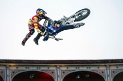 Tom Pagès et son inimitable Bike Flip - crédit photo : Red Bull Content Pool