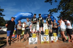 Boog, Desprey et Ramon sur le podium - crédit photo : AMC Issois