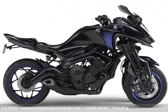 Yamaha présente sa moto à 3 roues à Tokyo
