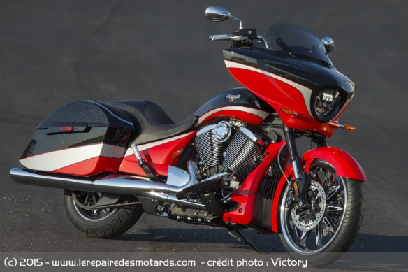 Victory Magnum Black Crystal over Havasu Red