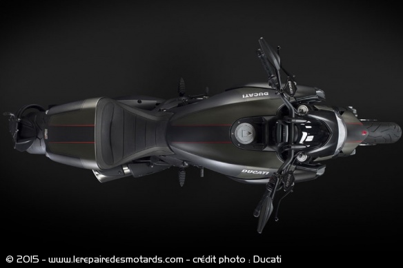 Le Diavel Carbon arbore un nouveau coloris pour 2016