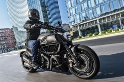 Ducati Diavel Carbon 2016