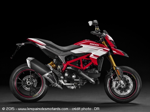 Ducati Hyperstrada 939 coté