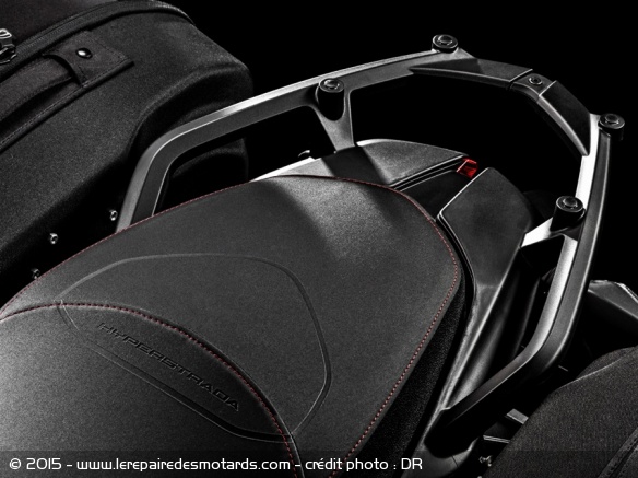 Ducati Hyperstrada 939 - poignées passager