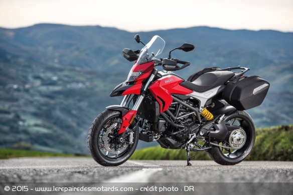 ducati-hyperstrada-939-pour le voyage sportif