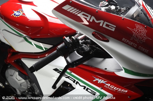 La RC comprend un kit racing pour passer rapidement en configuration piste
