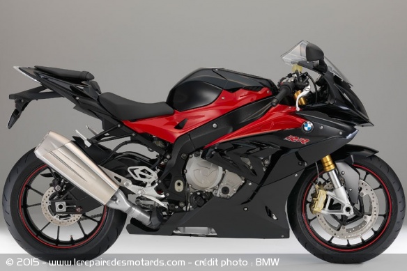 BMW S1000RR Black storm metallic / Racing red