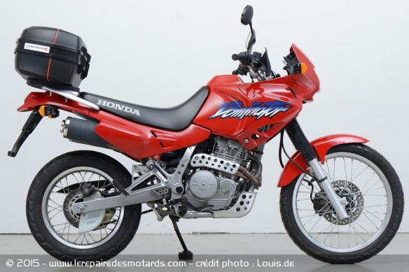 La Honda Dominator NX650 de 1998 à la base du projet